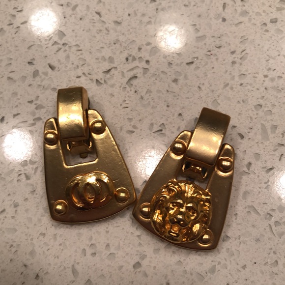 Vintage Gold Lion Designer Inspired Headknocker Earrings - Picture 2 of 6